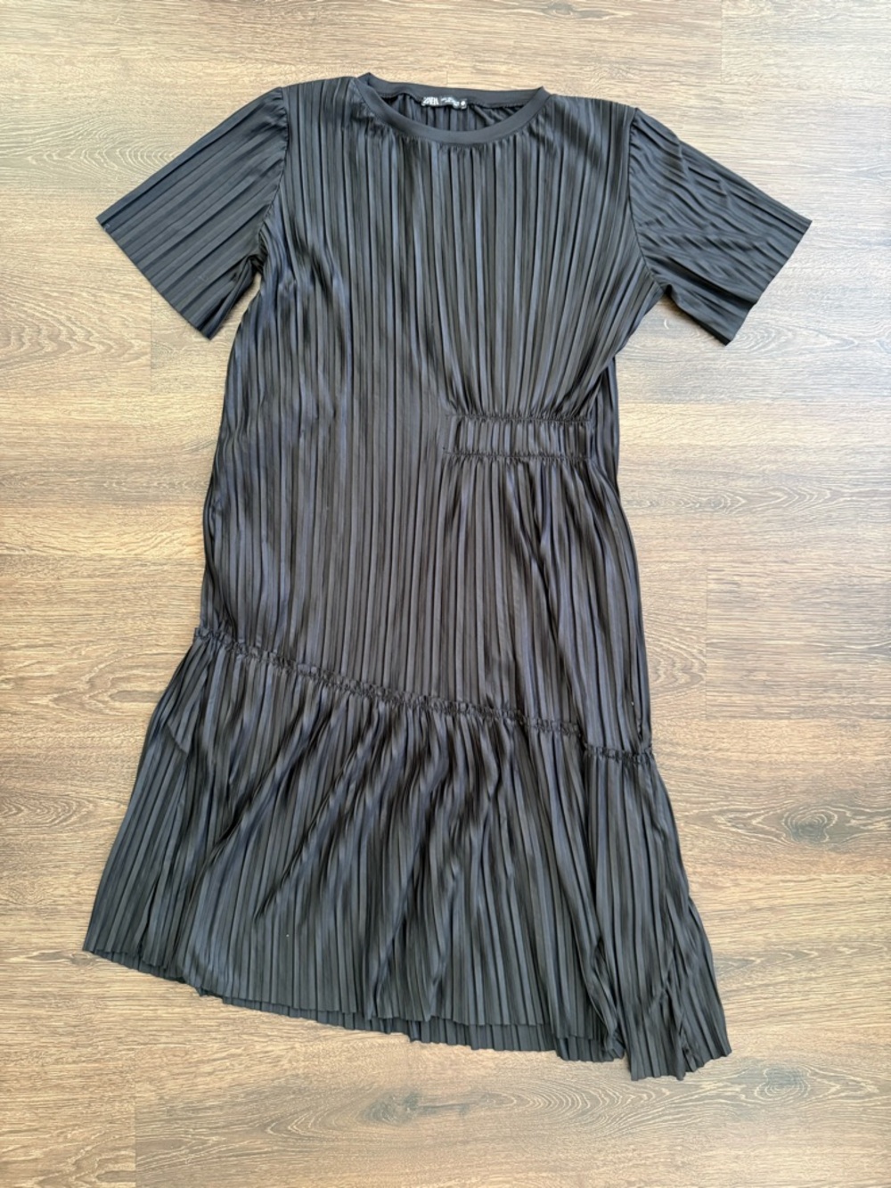 Black Pleated Asymmetrical Detail Midi Dress